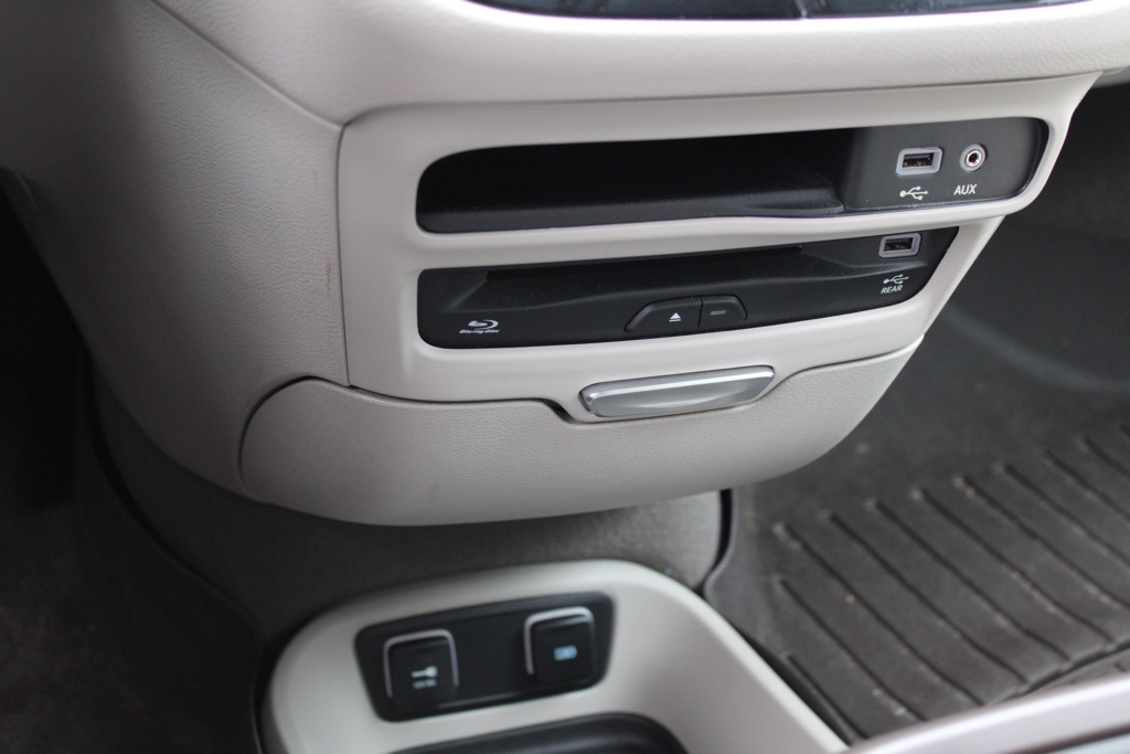 2017 Chrysler Pacifica Touring Plus photo 27