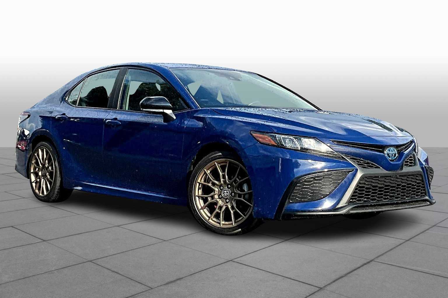 2023 Toyota Camry Hybrid SE photo 2