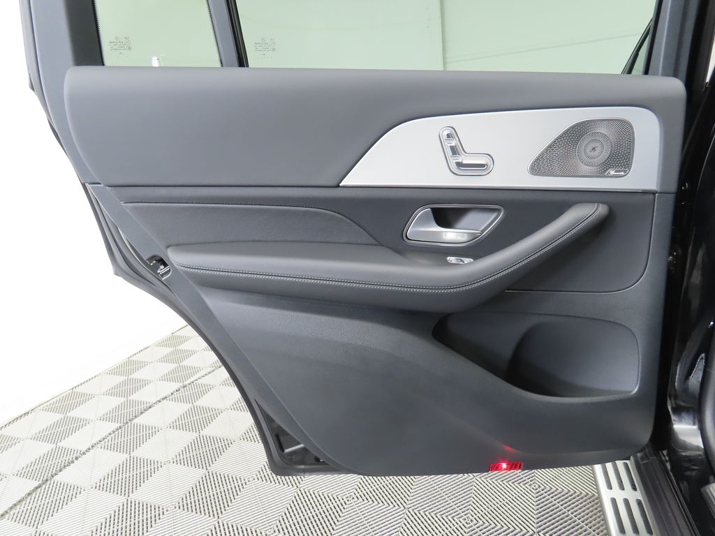 2025 Mercedes Benz GLS 450 4MATIC photo 25