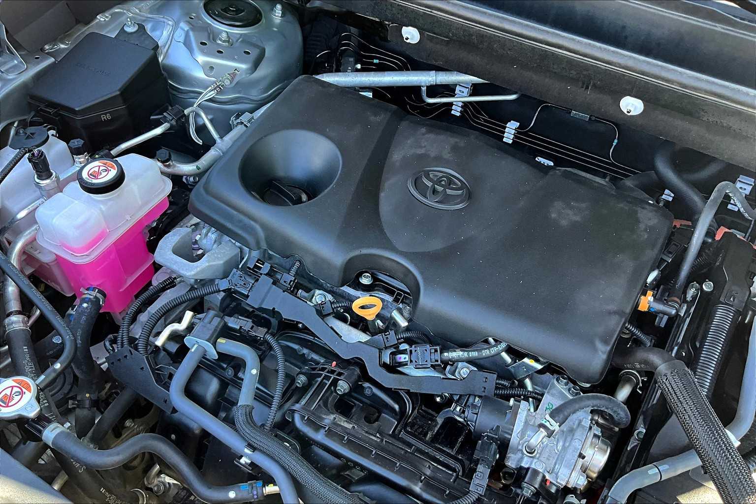 2024 Toyota RAV4 Hybrid XLE photo 26