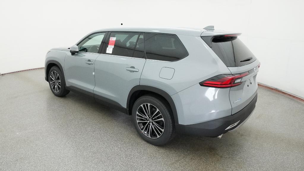 2026 Toyota Grand Highlander Hybrid MAX Platinum AWD photo 12