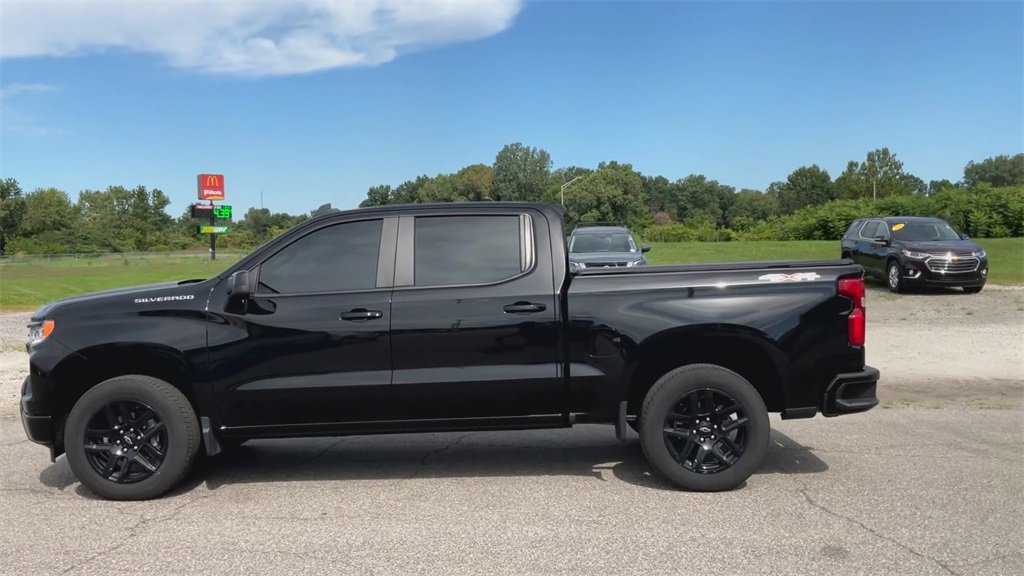 2022 Chevrolet Silverado 1500 RST photo 4