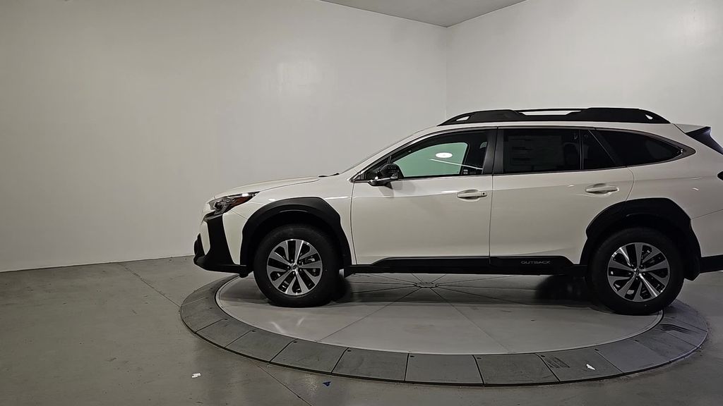 2025 Subaru Outback Premium photo 2