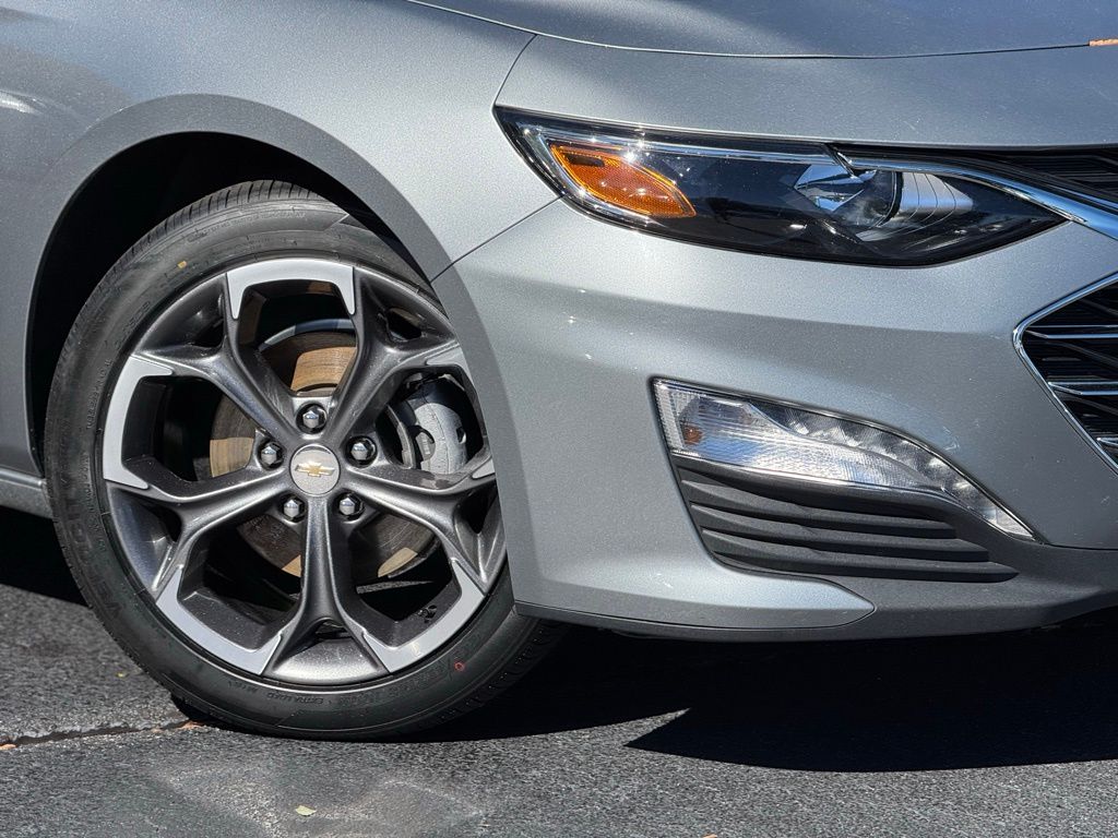 2024 Chevrolet Malibu 1LT photo 3