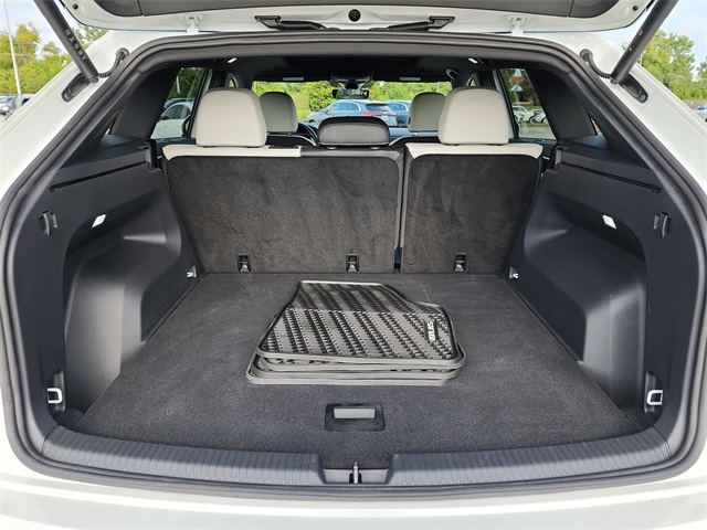 2025 Volkswagen Atlas Cross Sport SEL Premium R-Line photo 3
