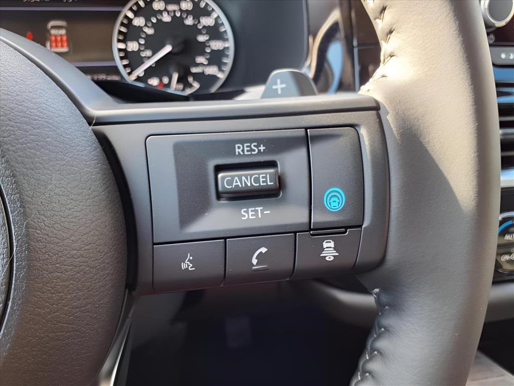 2025 Nissan Pathfinder SV photo 28