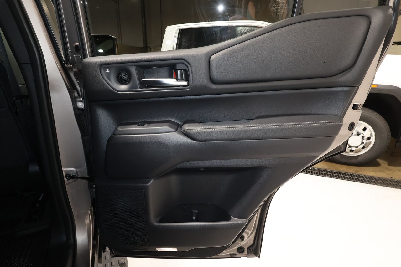 2025 Toyota Land Cruiser photo 20