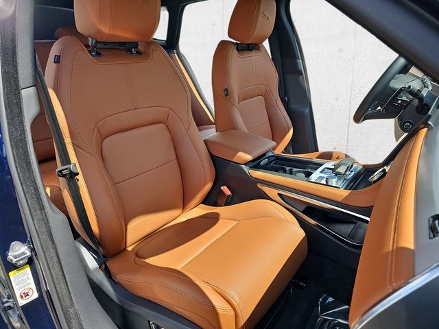 2024 Jaguar F-PACE P250 R-Dynamic S photo 10