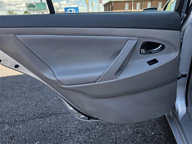 2009 Toyota Camry Hybrid Base photo 11