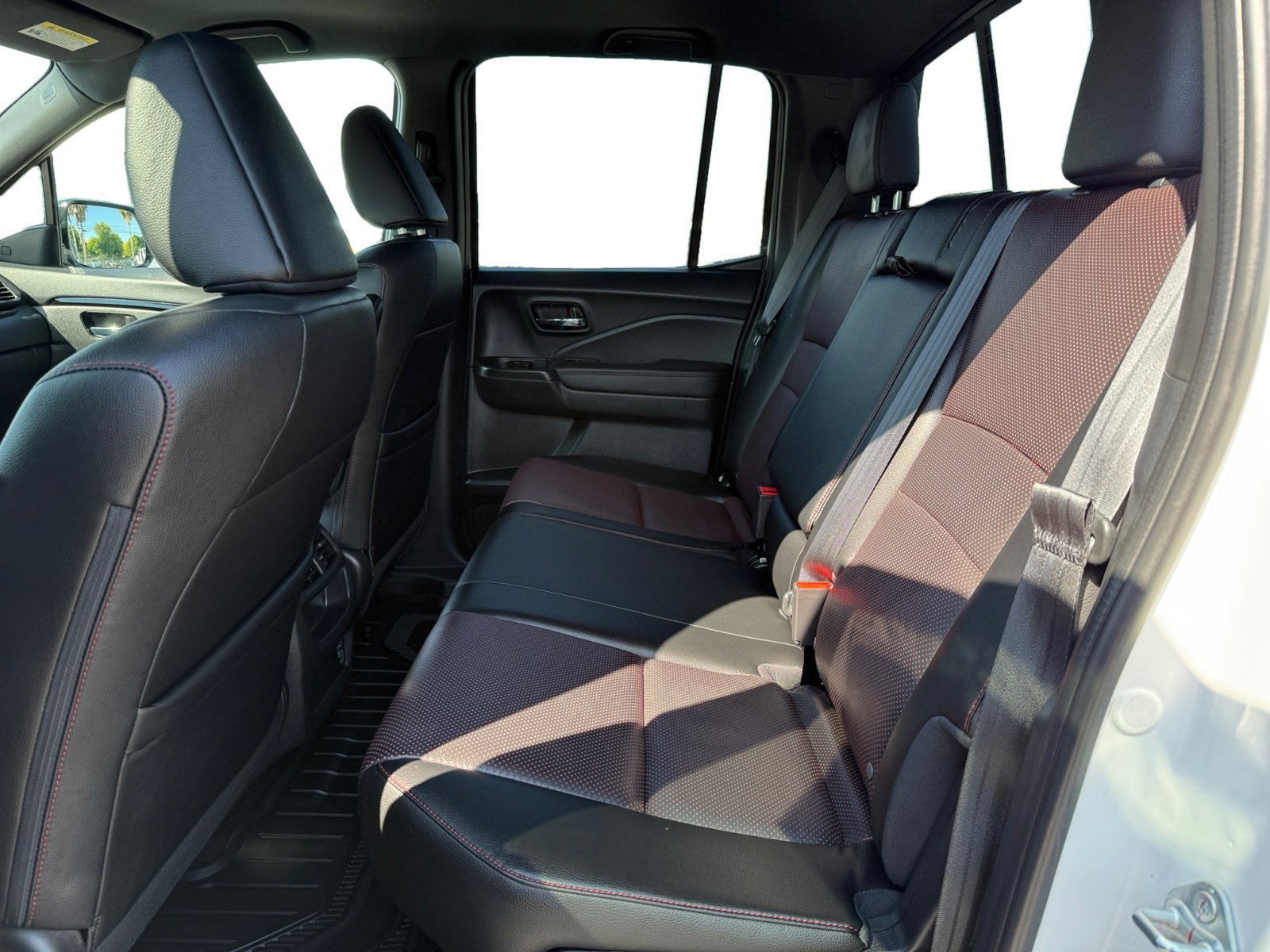 2023 Honda Ridgeline Black Edition photo 16