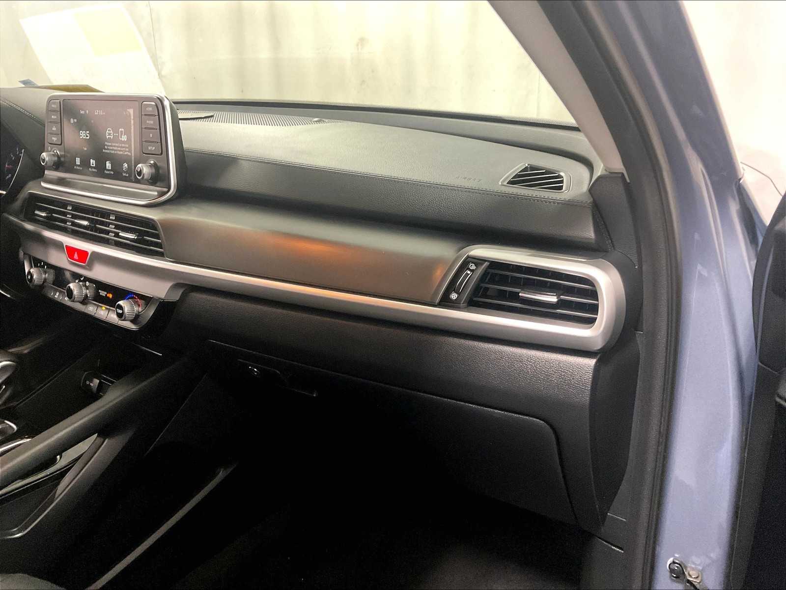 2020 Kia Telluride LX photo 13