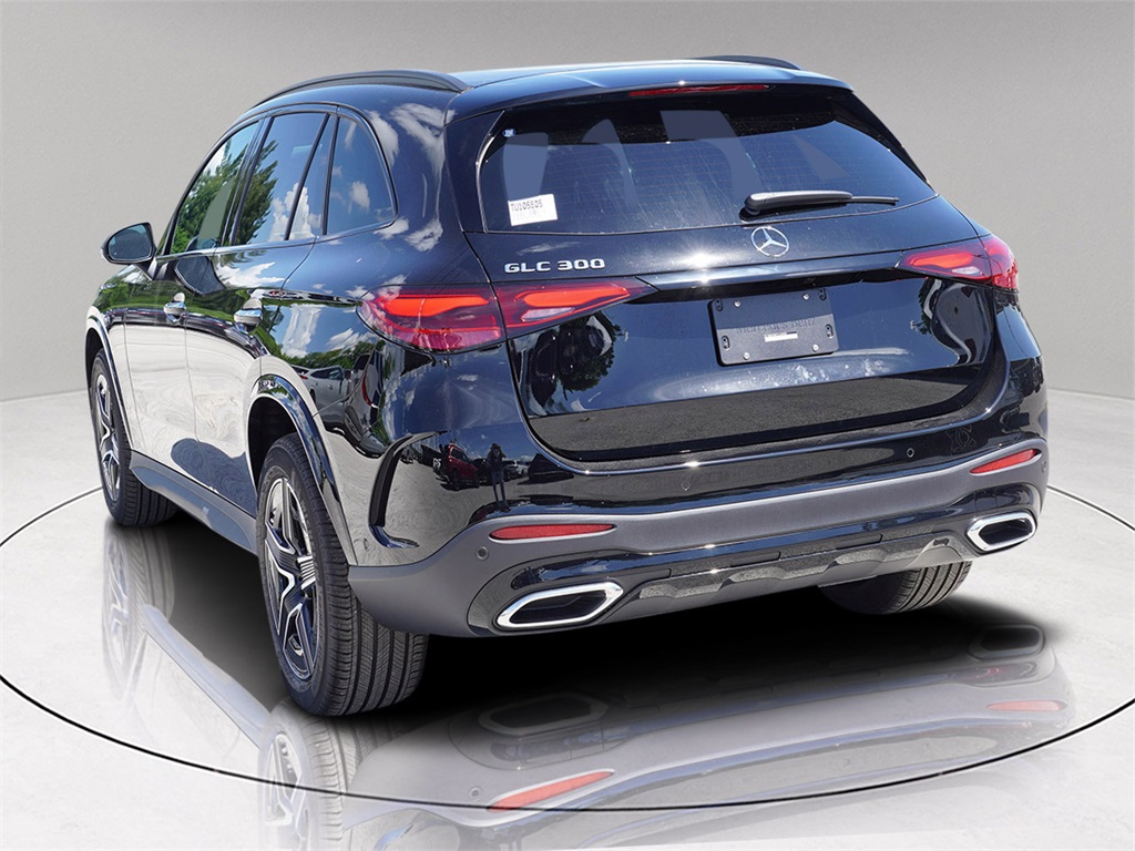 2026 Mercedes Benz GLC 300 photo 4