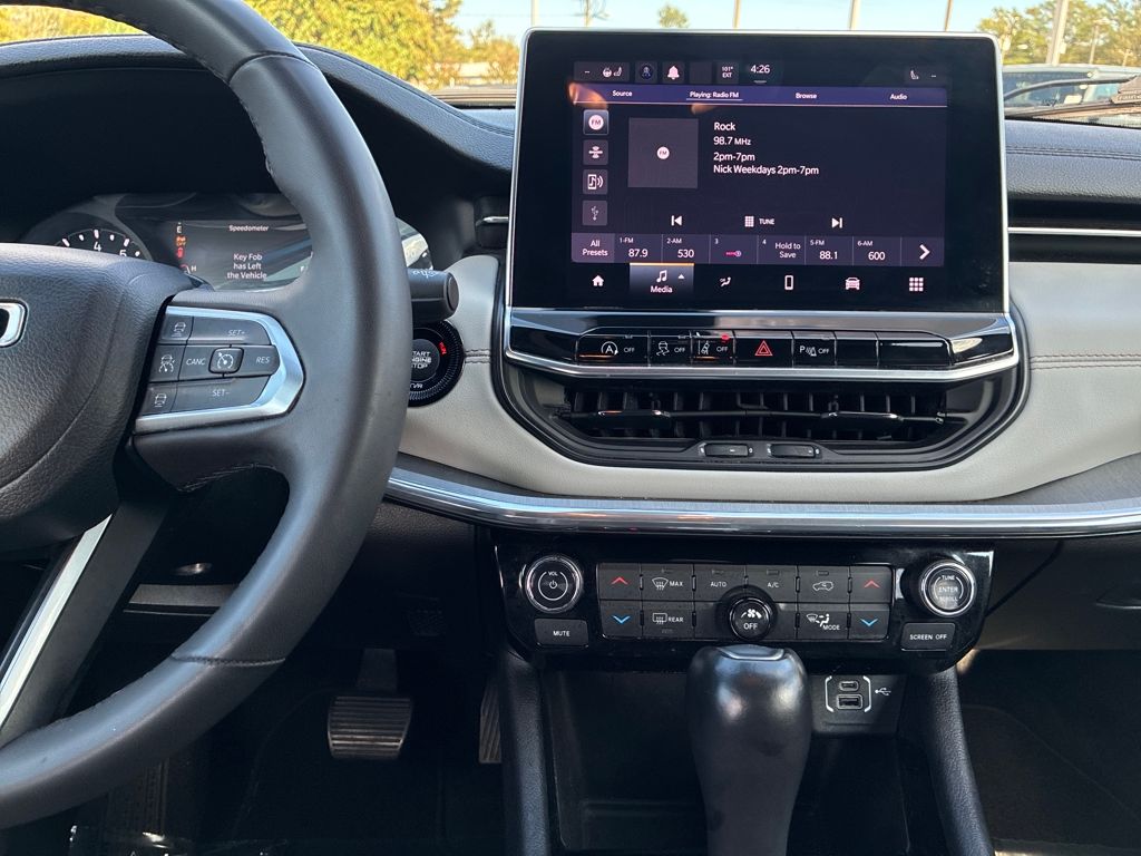 2023 Jeep Compass Limited photo 15