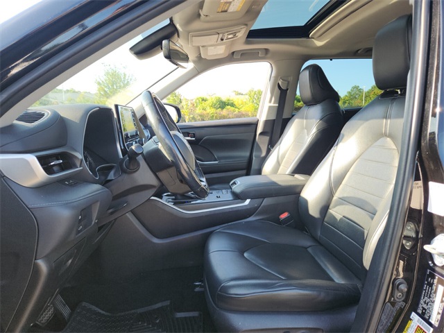 2021 Toyota Highlander XLE photo 10