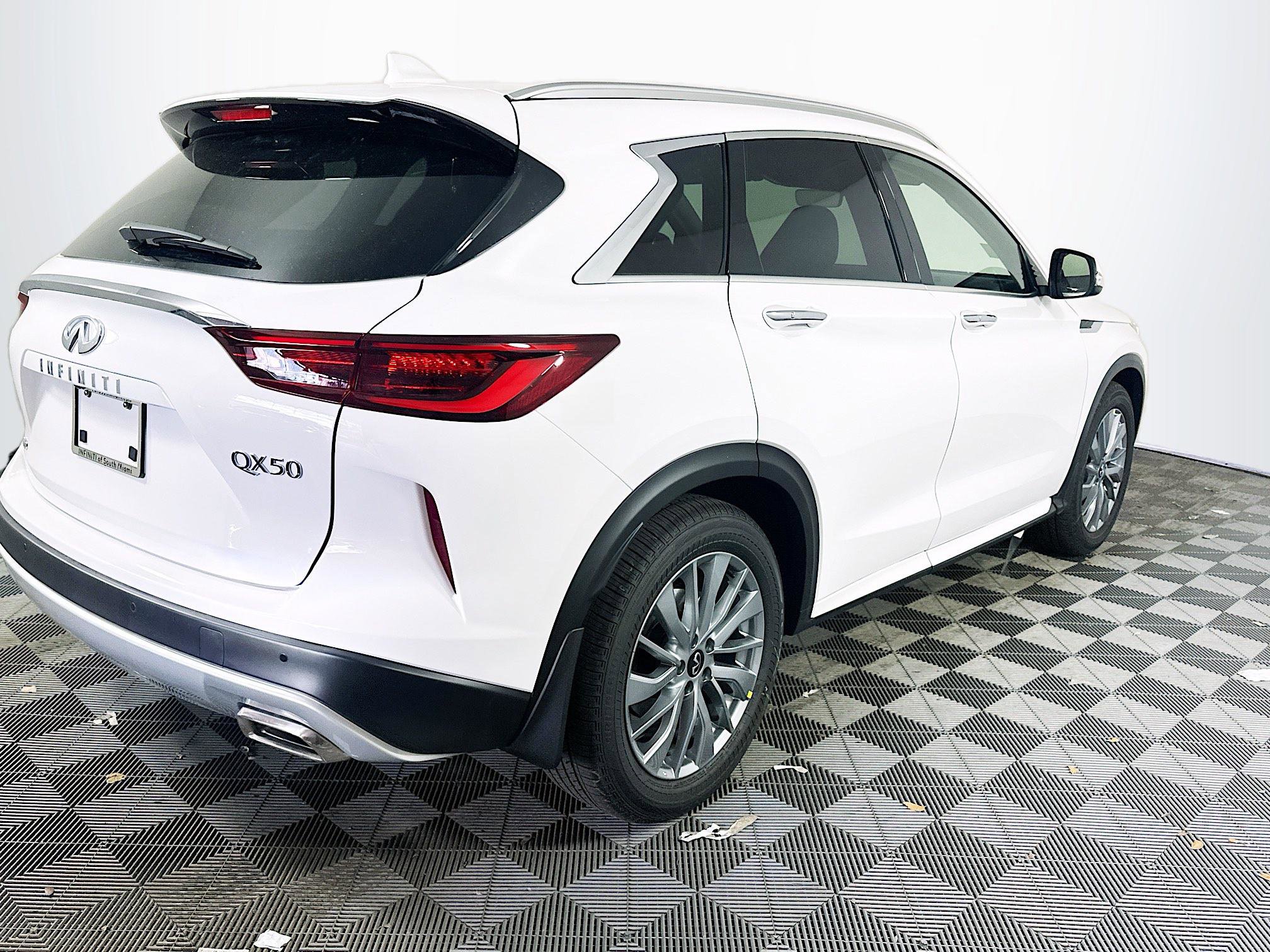 2025 Infiniti QX50 Luxe AWD photo 6