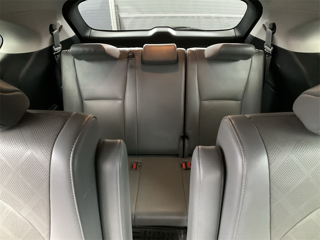 2022 Toyota Highlander Hybrid Platinum photo 29