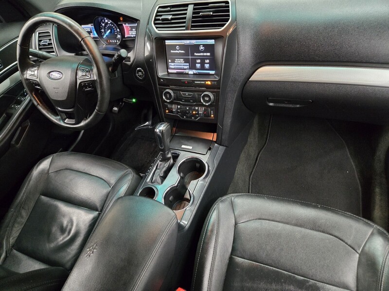 2016 Ford Explorer XLT photo 15