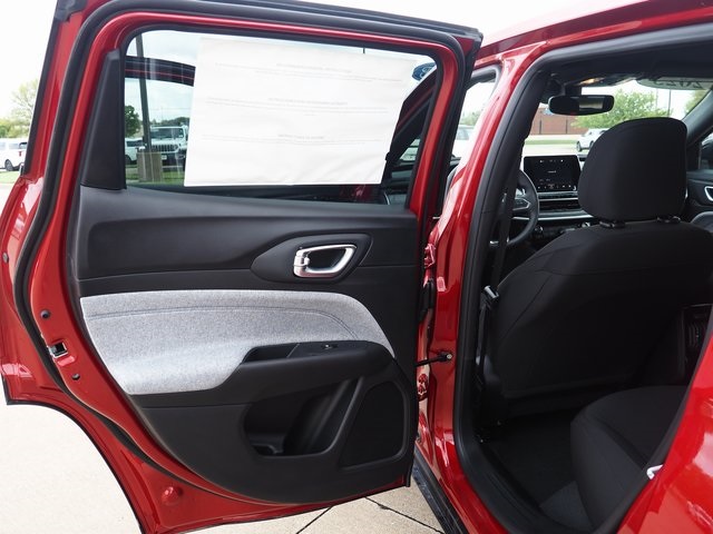 2025 Jeep Compass Sport photo 32