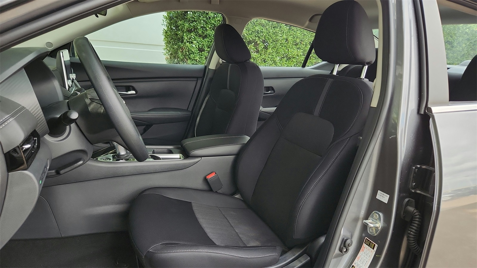 2025 Nissan Sentra SV photo 23
