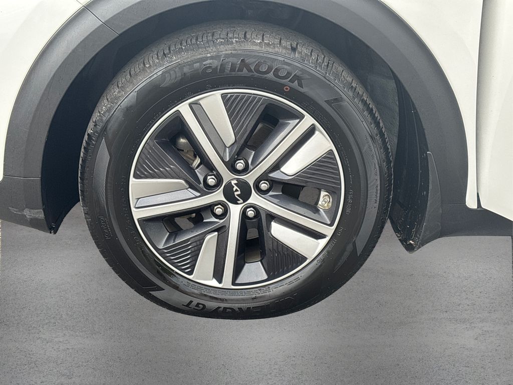 2022 Kia Niro LXS photo 12