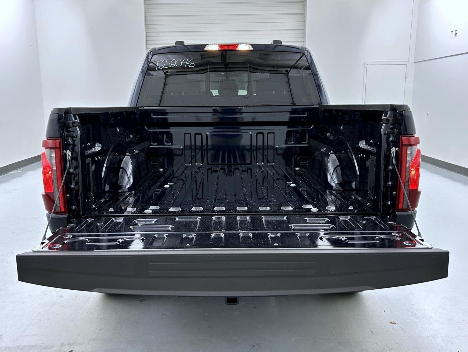 2025 Ford F-150 XLT photo 17