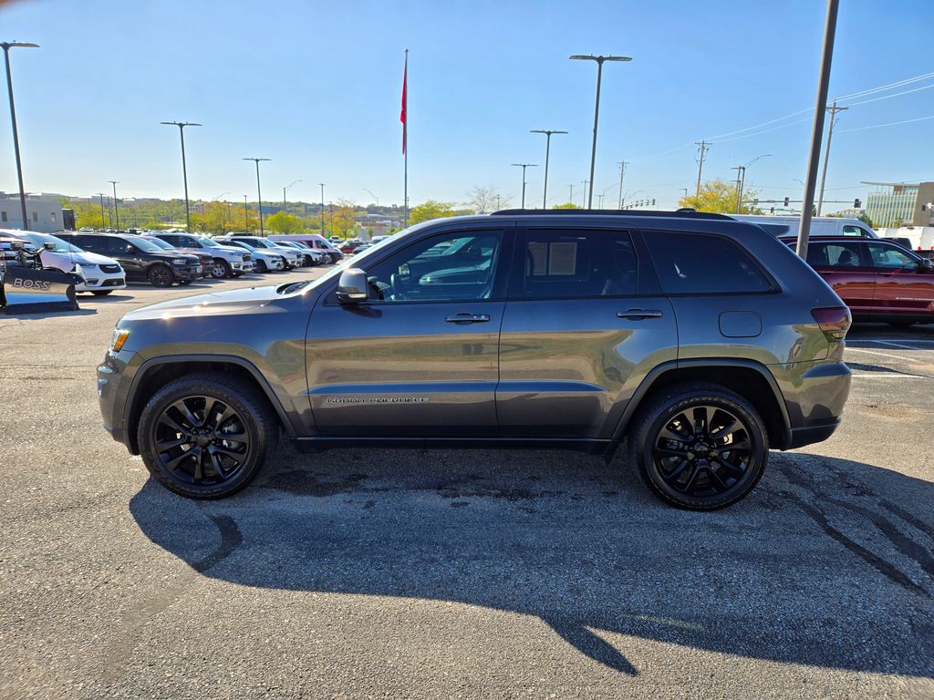 2017 Jeep Grand Cherokee Limited photo 3
