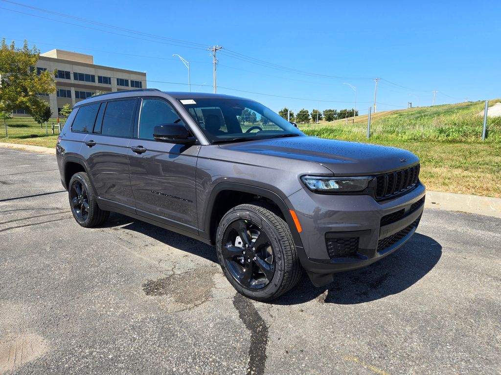 2025 Jeep Grand Cherokee L Altitude's photo