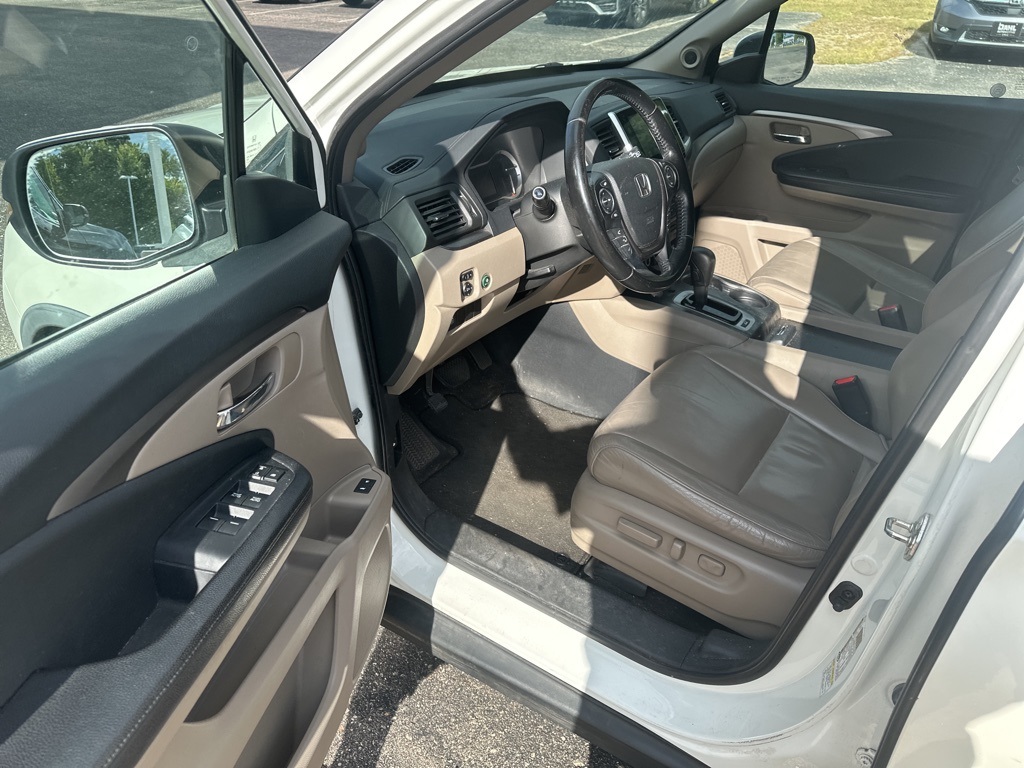 2016 Honda Pilot EX-L photo 2