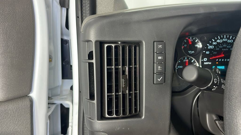 2025 Chevrolet Express Cargo 2500 photo 24
