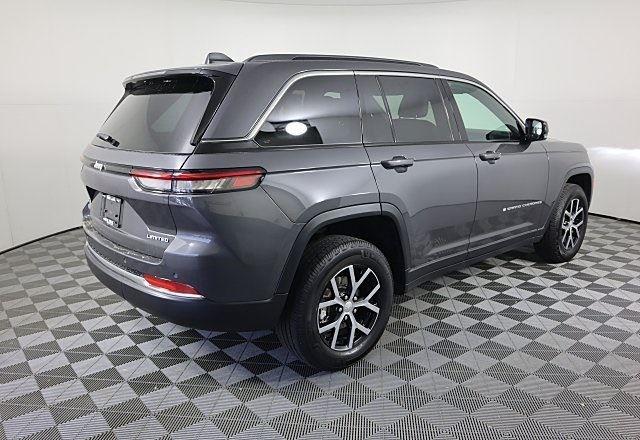 2025 Jeep Grand Cherokee Limited photo 4