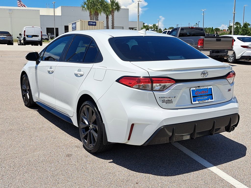 2023 Toyota Corolla SE photo 3