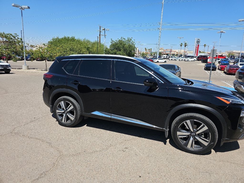 2023 Nissan Rogue SL photo 10