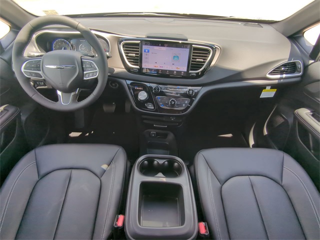 2026 Chrysler Voyager LX photo 16