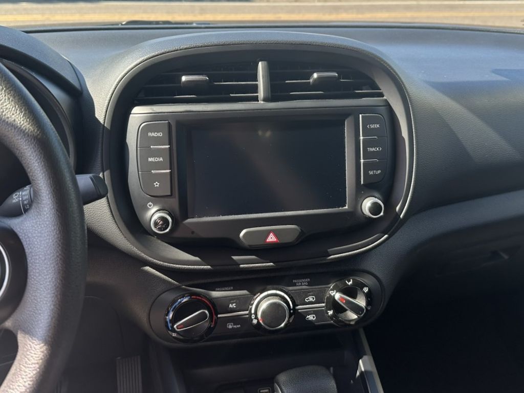 2023 Kia Soul LX photo 17