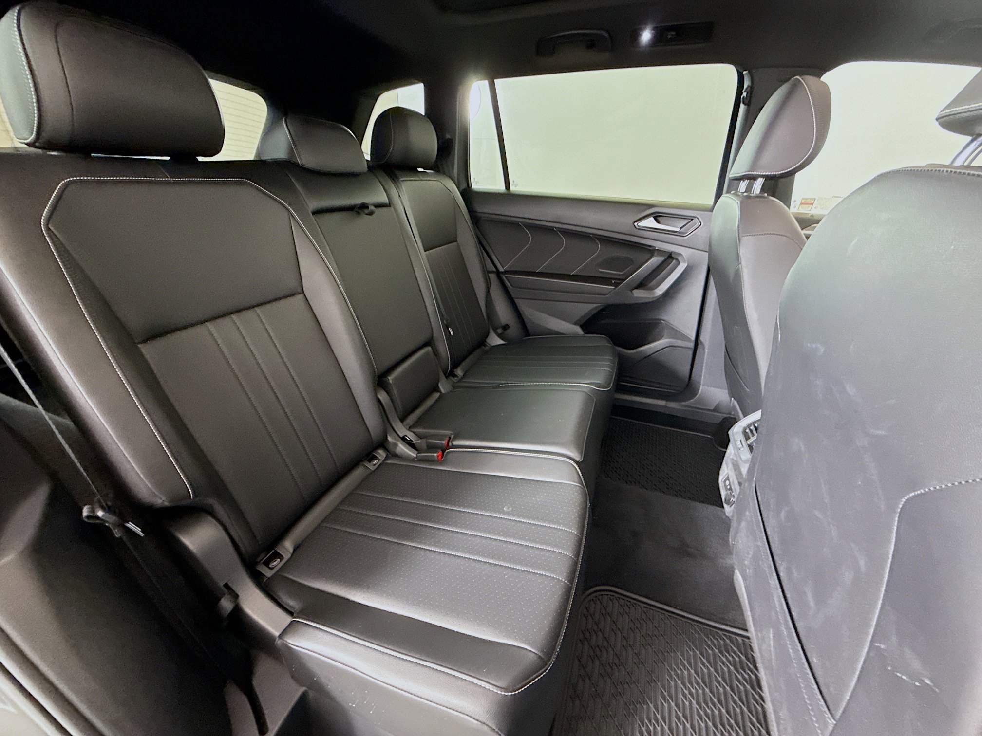 2022 Volkswagen Tiguan SE R-Line Black photo 24