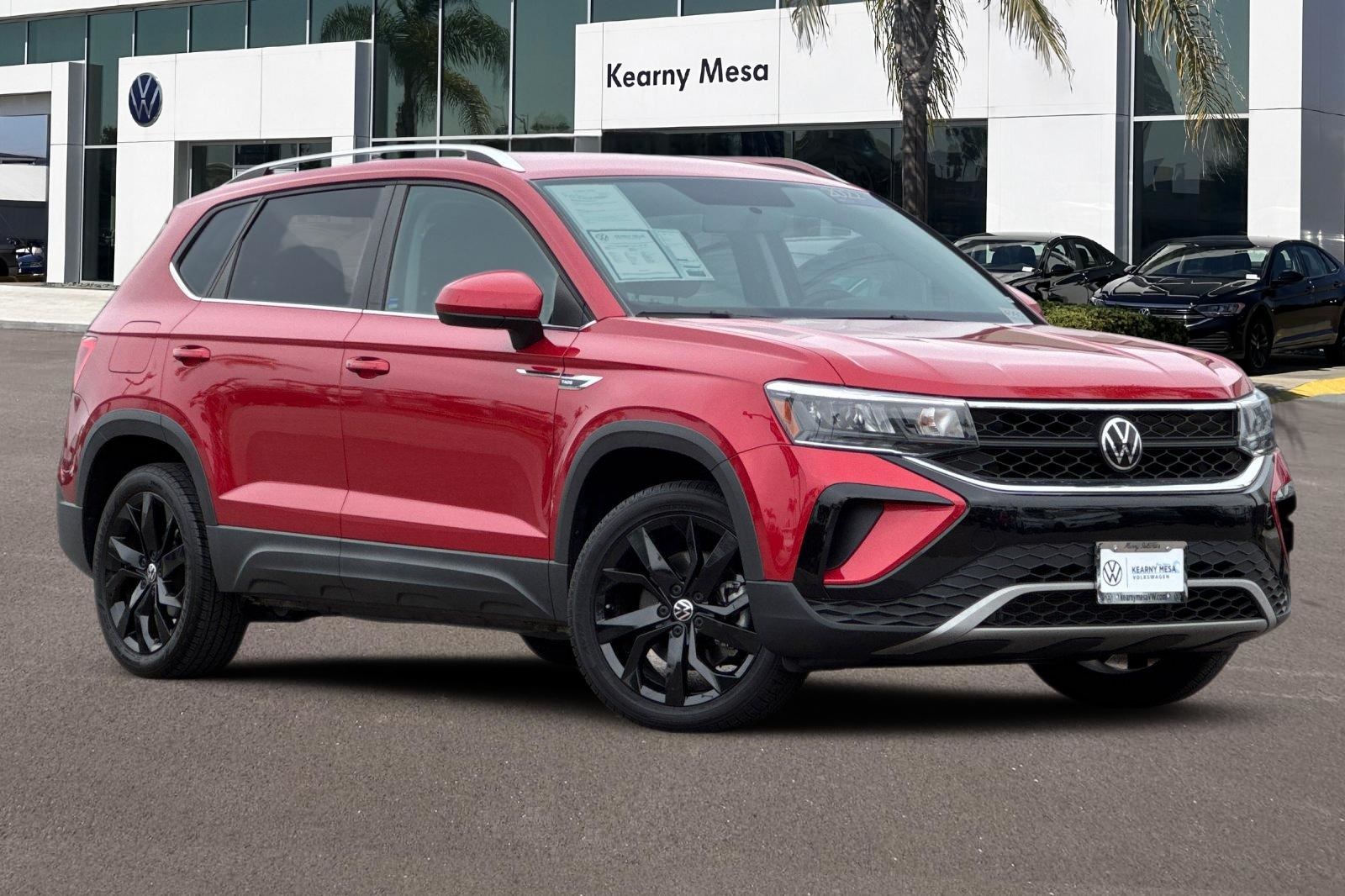 2022 Volkswagen Taos SE photo 2