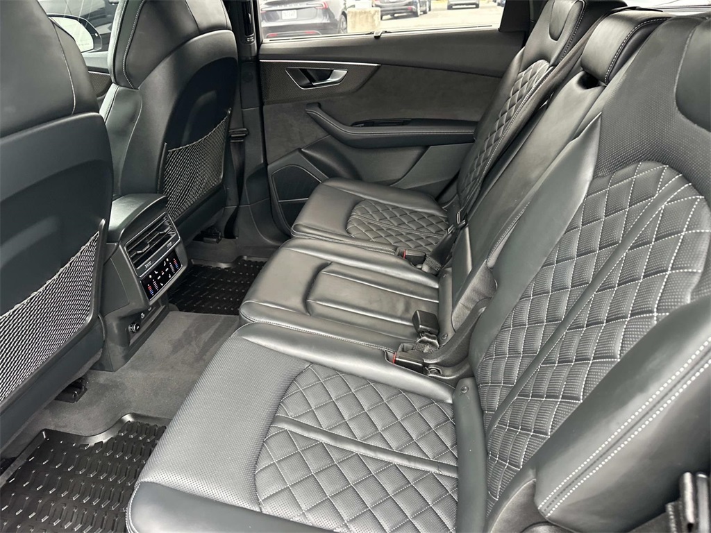 2023 Audi SQ7 Prestige photo 13