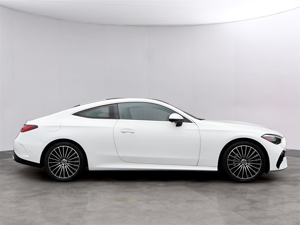 2025 Mercedes Benz CLE 300 4MATIC photo 4