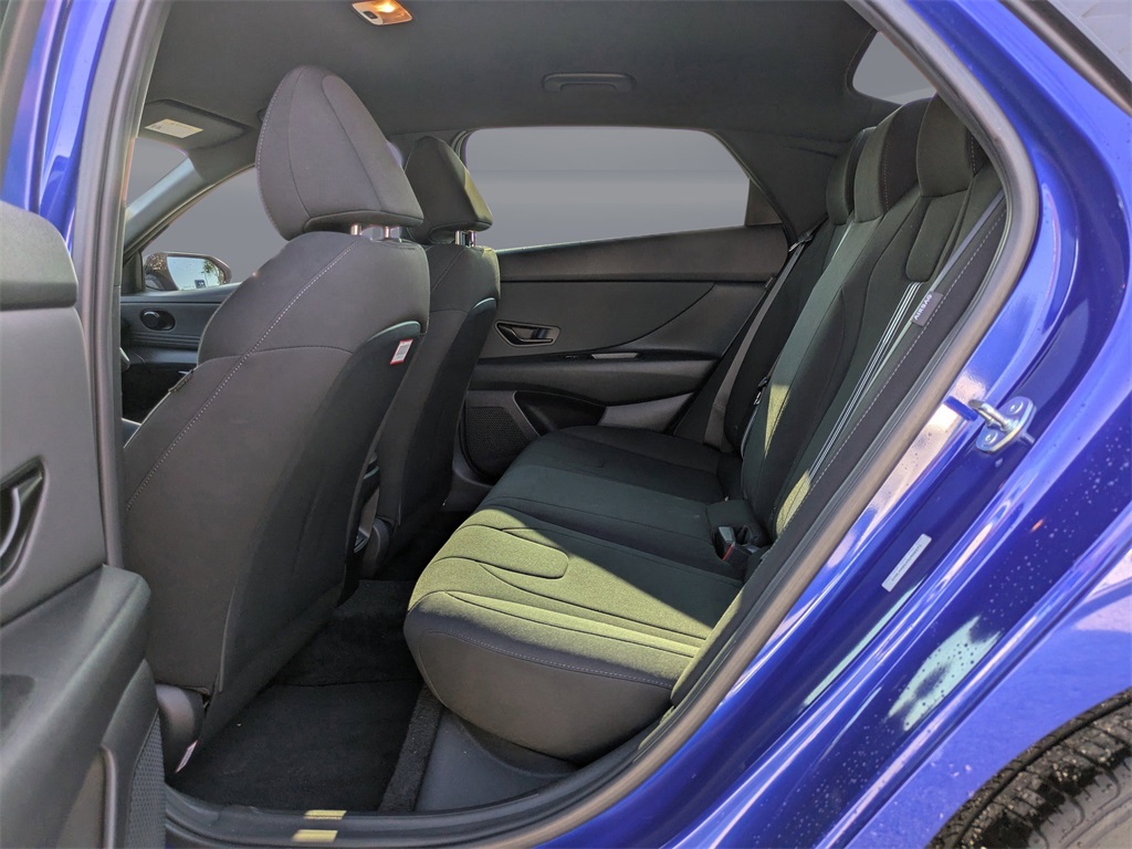 2025 Hyundai Elantra SEL Sport photo 11