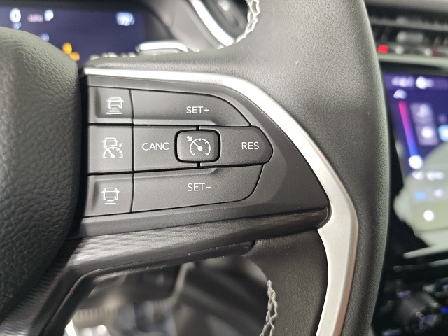 2025 Jeep Grand Cherokee Laredo Altitude photo 16