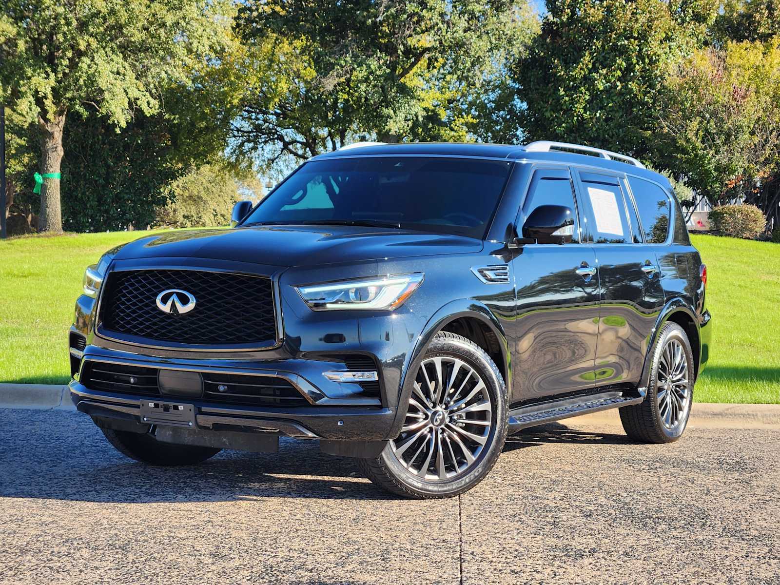 2024 INFINITI QX80 Sensory 4WD's photo