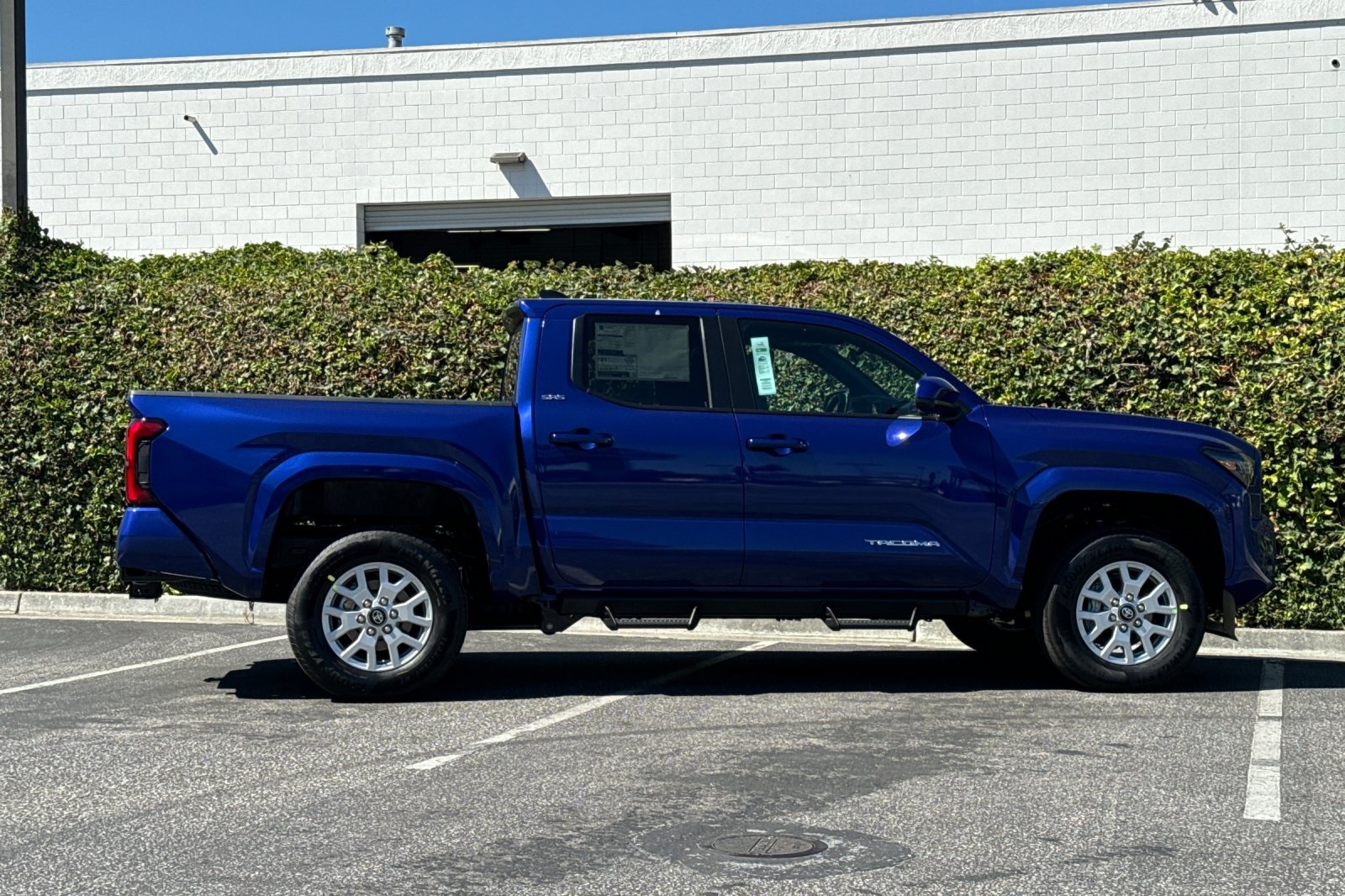 2025 Toyota Tacoma SR5 4x4 Double Cab photo 3