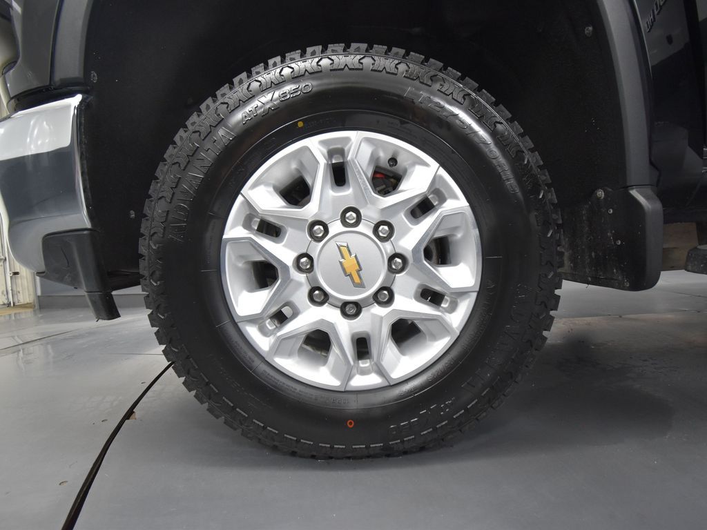 2022 Chevrolet Silverado 2500HD LTZ photo 13