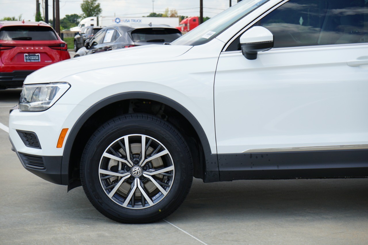 2020 Volkswagen Tiguan SEL photo 10