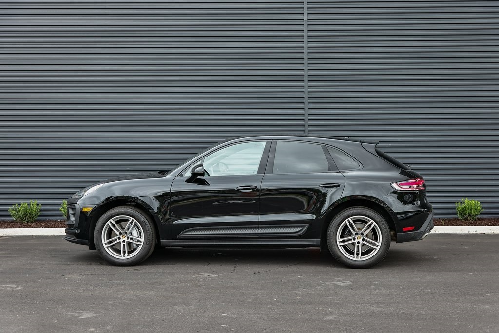 2024 Porsche Macan S photo 2