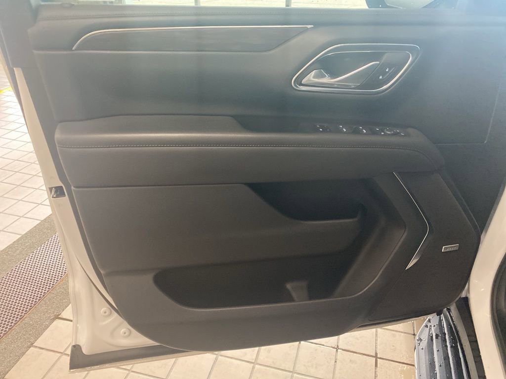 2024 Chevrolet Tahoe LT photo 2