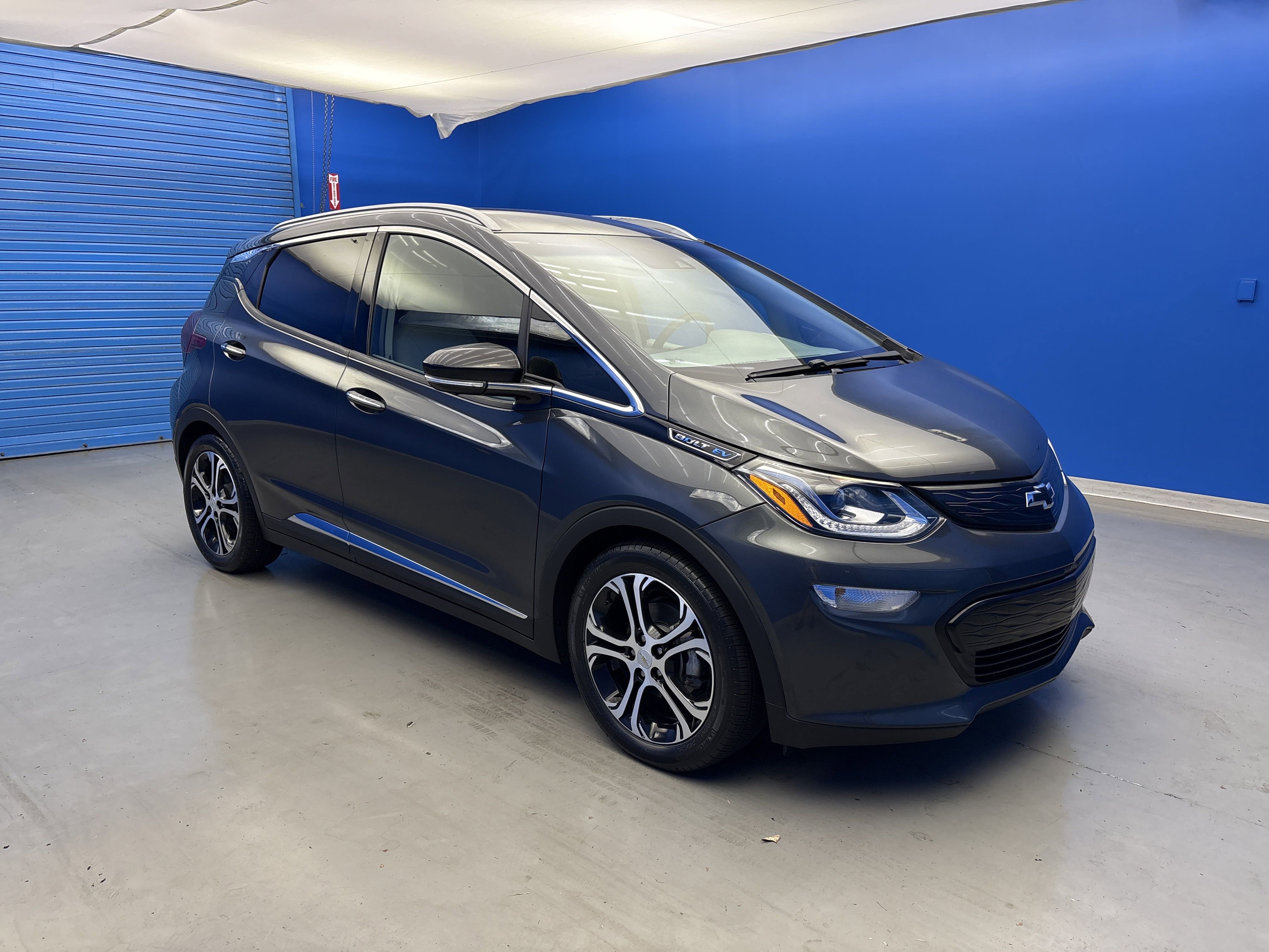 Used 2020 Chevrolet Bolt EV Premier with VIN 1G1FZ6S0XL4146251 for sale in Jeffersontown, KY