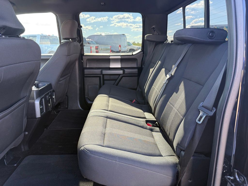 2016 Ford F-150 XLT photo 9