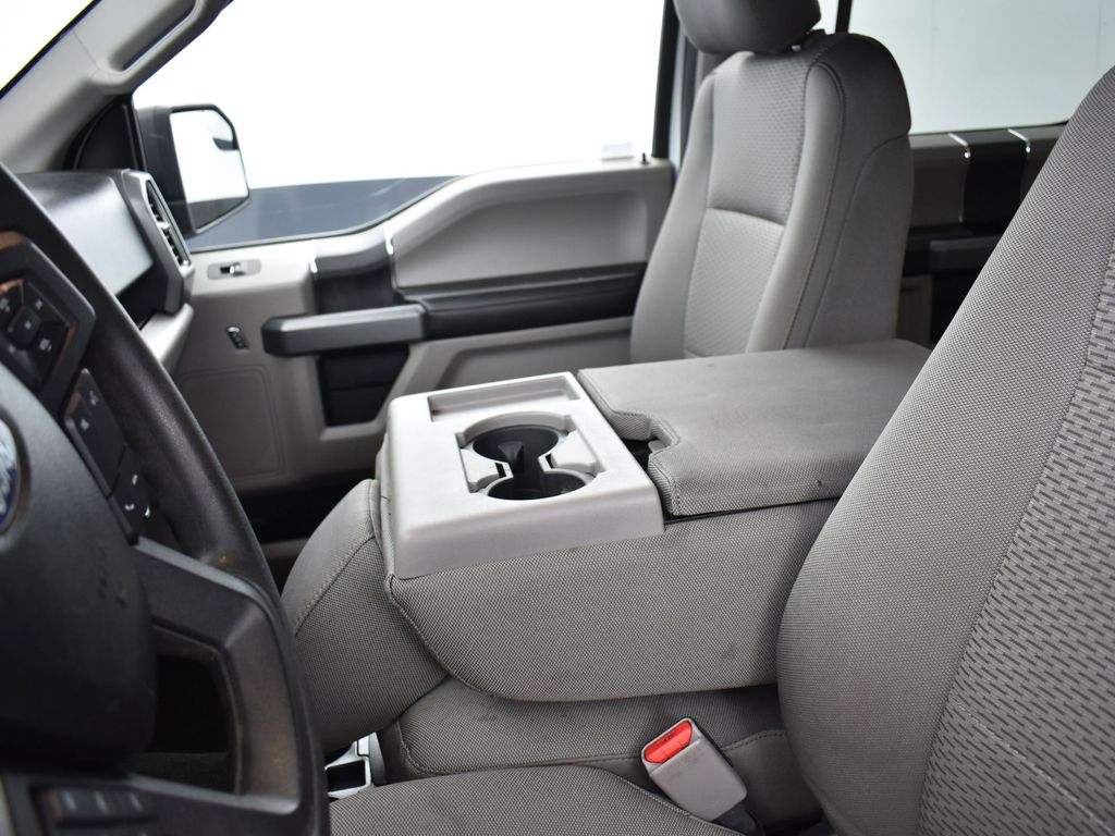 2015 Ford F-150 XLT photo 10