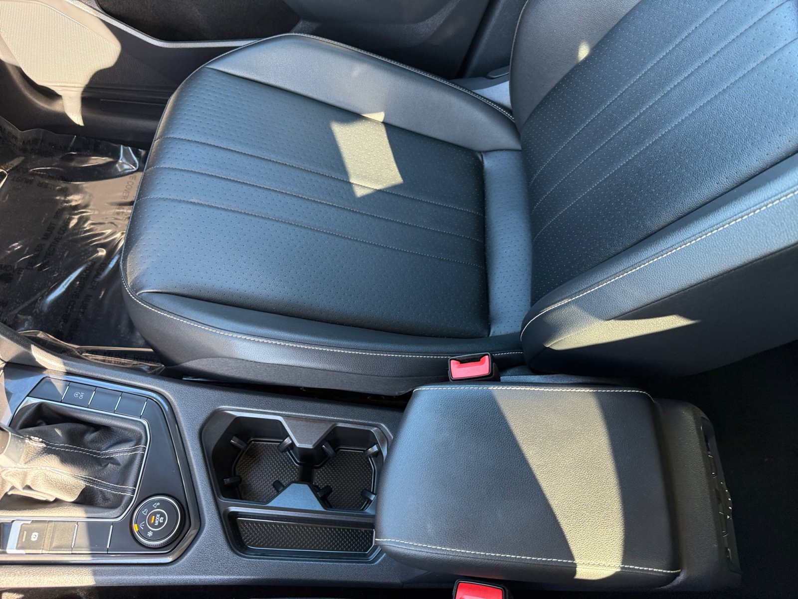 2022 Volkswagen Tiguan SE photo 14